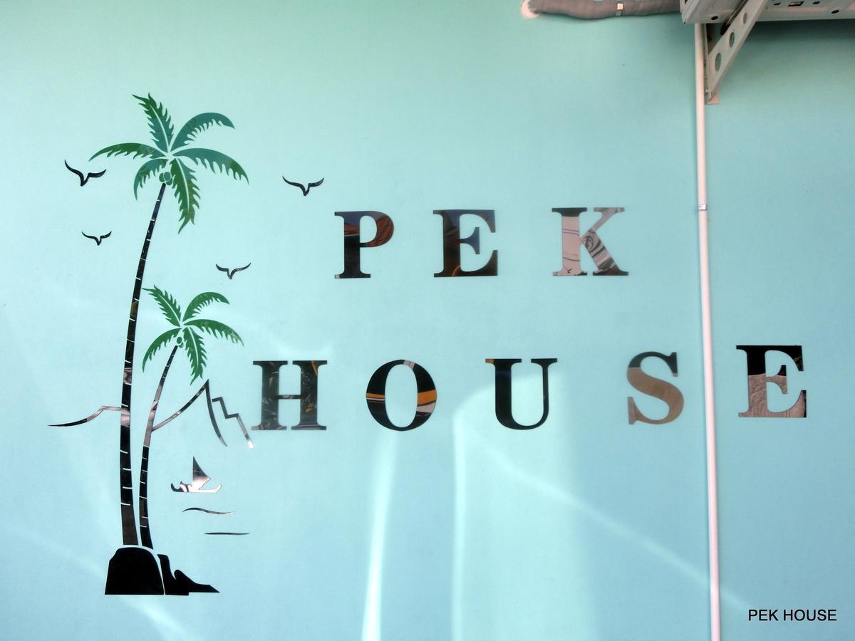 Pek House Apartment Phuket Exterior photo